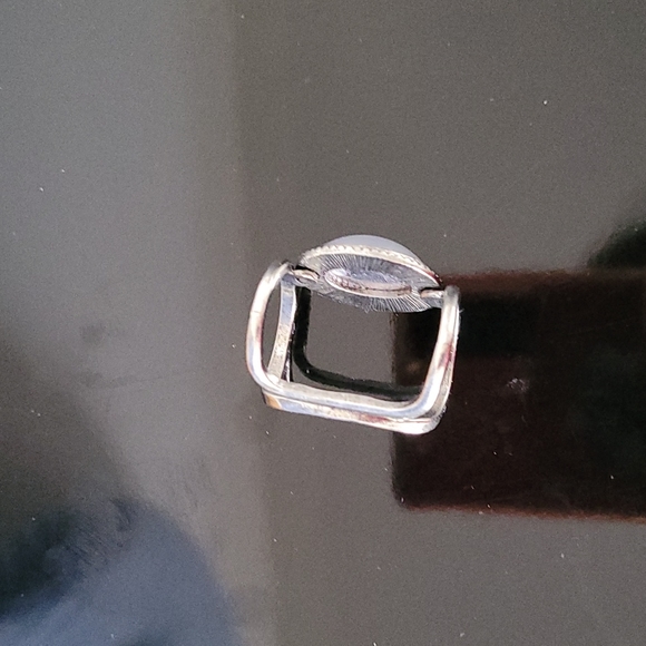 Ring - Picture 2 of 3